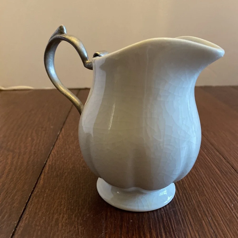 Creamer Pitcher With‎ Metal Handle